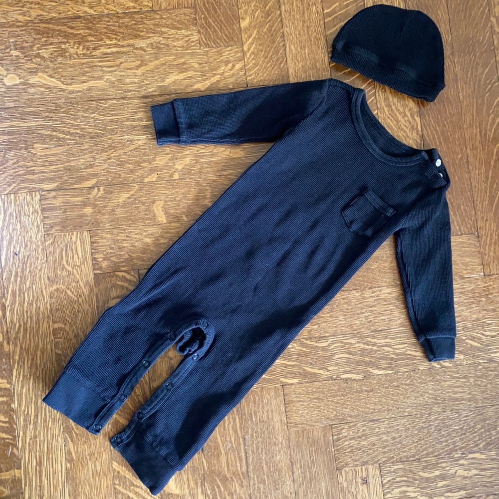 Planet Cotton thermal onesie with matching hat